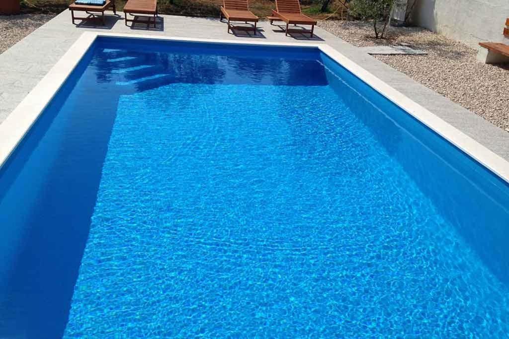 Mia With Pool1 Apartment Split