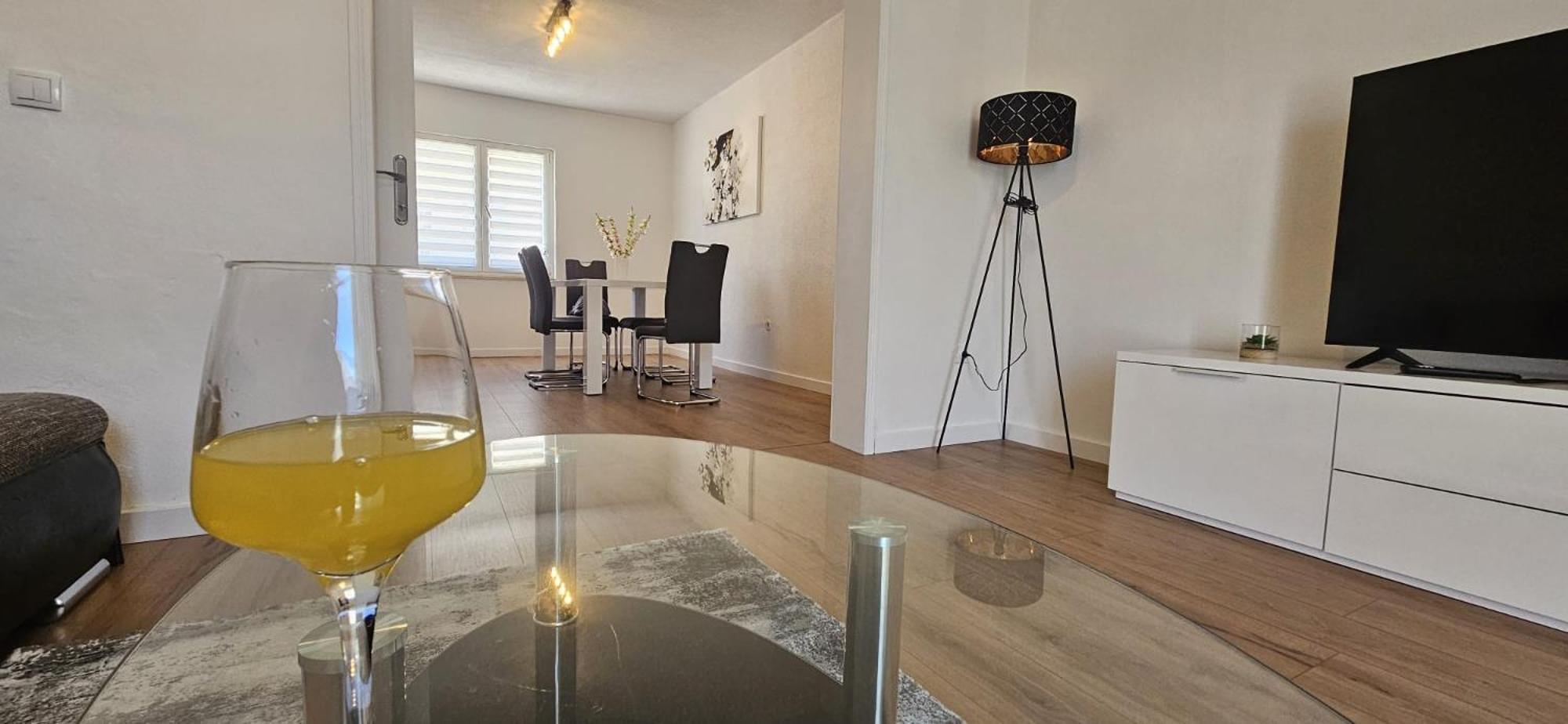 Apartmán Mia With Pool1
